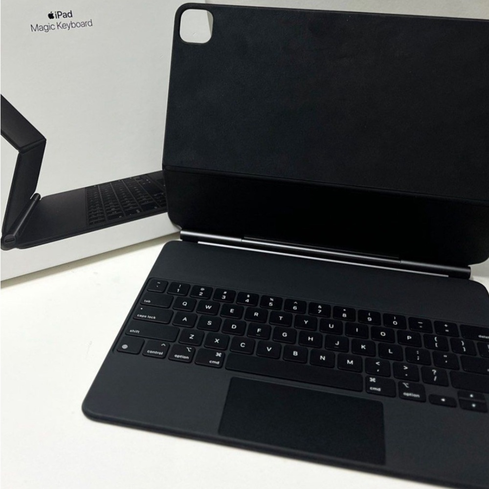 MAGIC KEYBOARD IPAD PRO